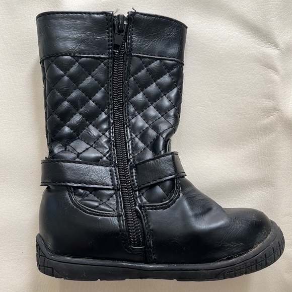 🖤 Vegan Leather Boots - Picture 8 of 8